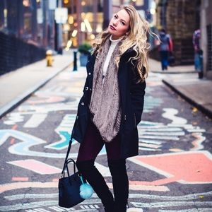 Meet your Posher, Suzanne